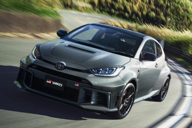 RZ“High performance” + Aero performance package［GR-DAT（8AT・4WD）］
