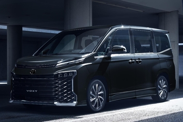 【モデル入り素材】S-Z（ハイブリッド・2WD・7人乗り）